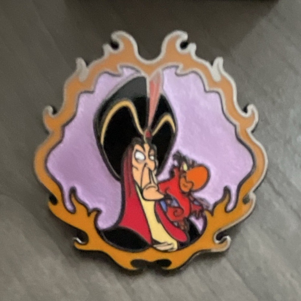 Disney Villains Sidekick Enamel Pin Jafar Iago Hot Topic Exclusive Aladdin
